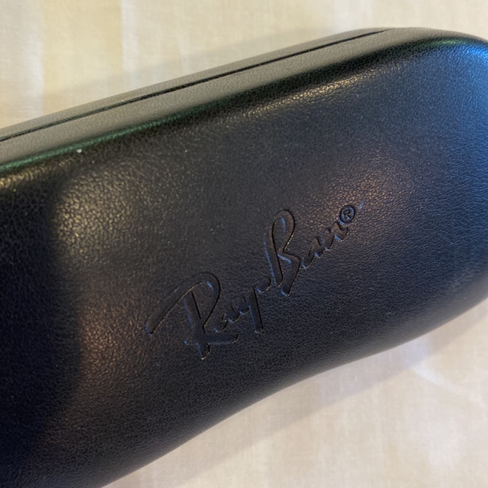 Ray-Ban glasses case - Picture 5 of 16